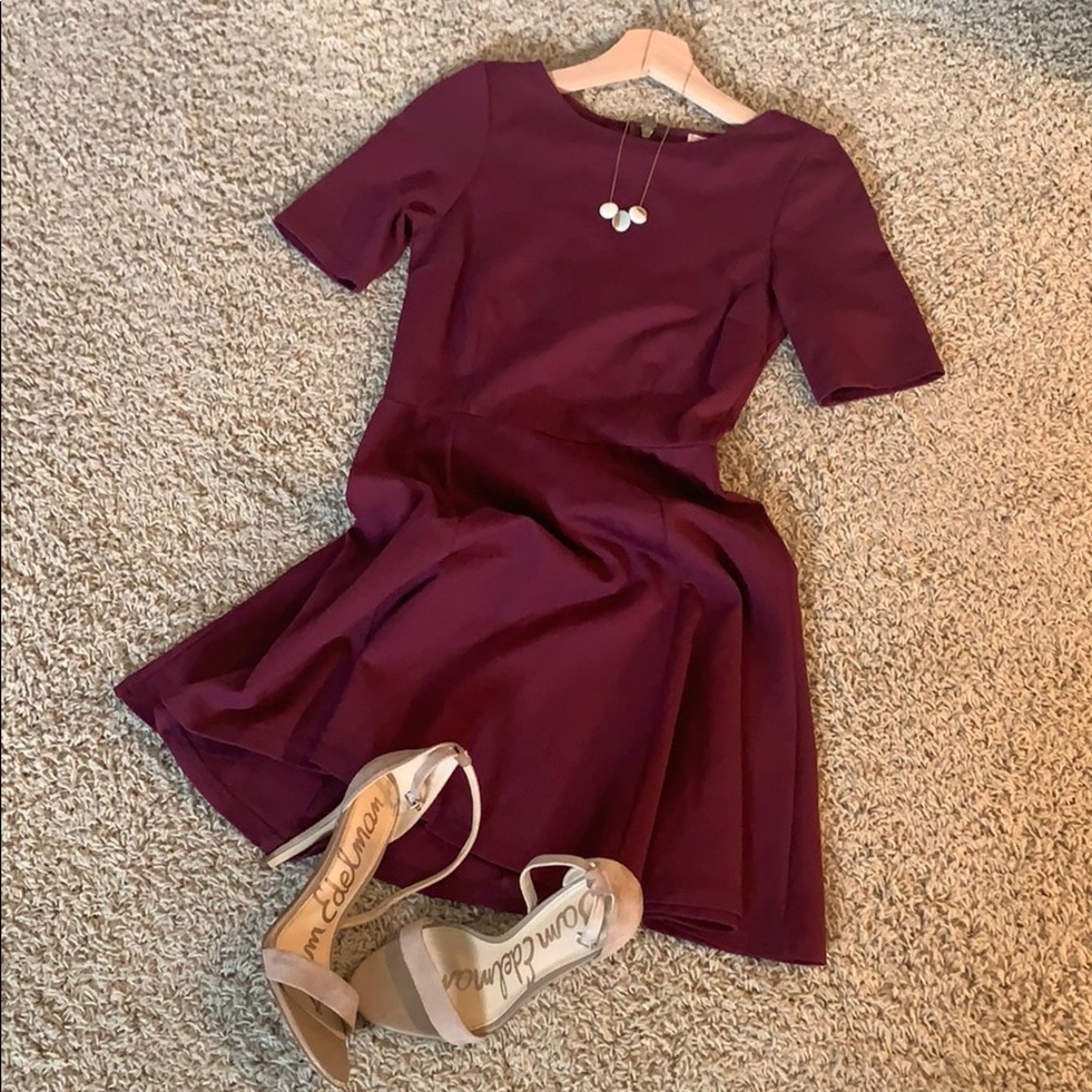 Burgundy 3/4 sleeve sheath dress. Love, Ady sz: Sm